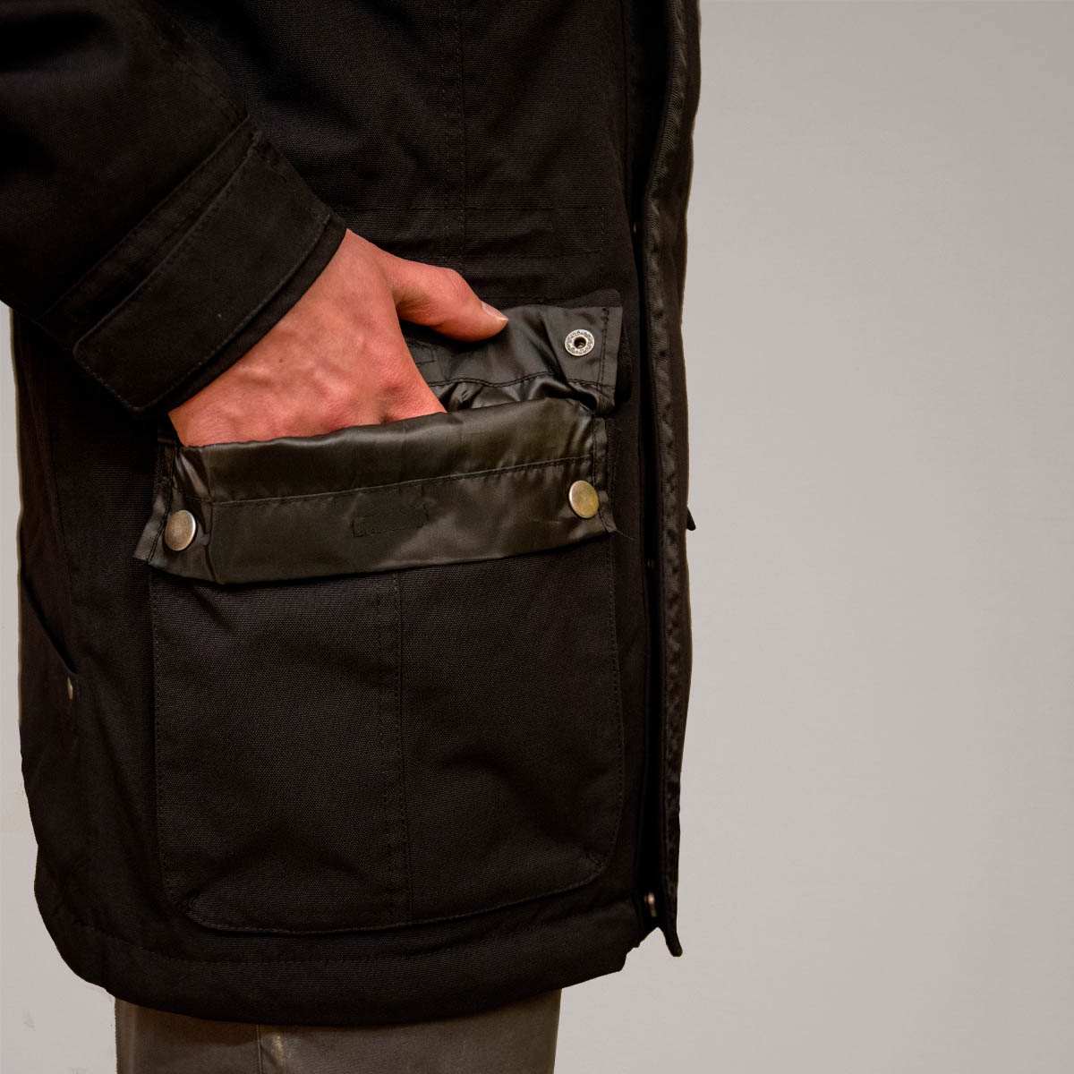 Futterbeutel in Jacke